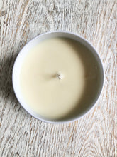 Load image into Gallery viewer, Green Tea & Lemongrass 8oz soy candle